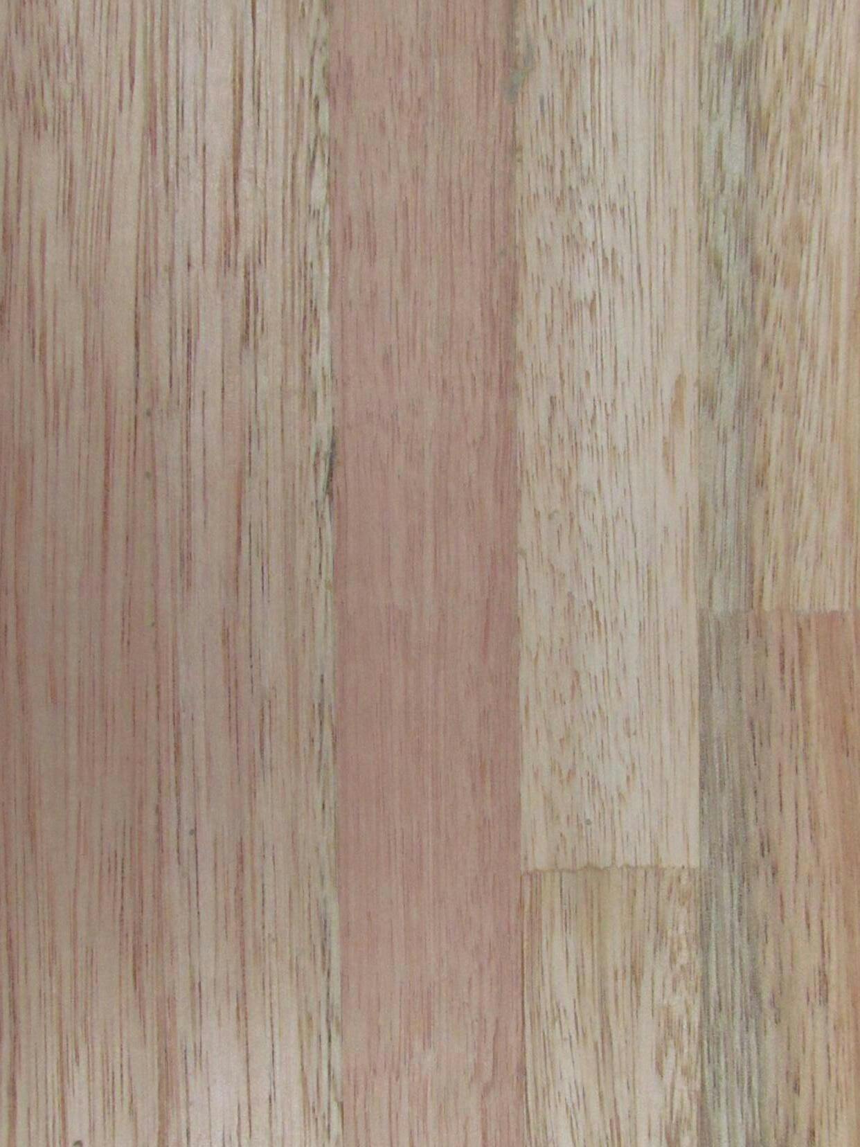 red-grandis-hout.jpg